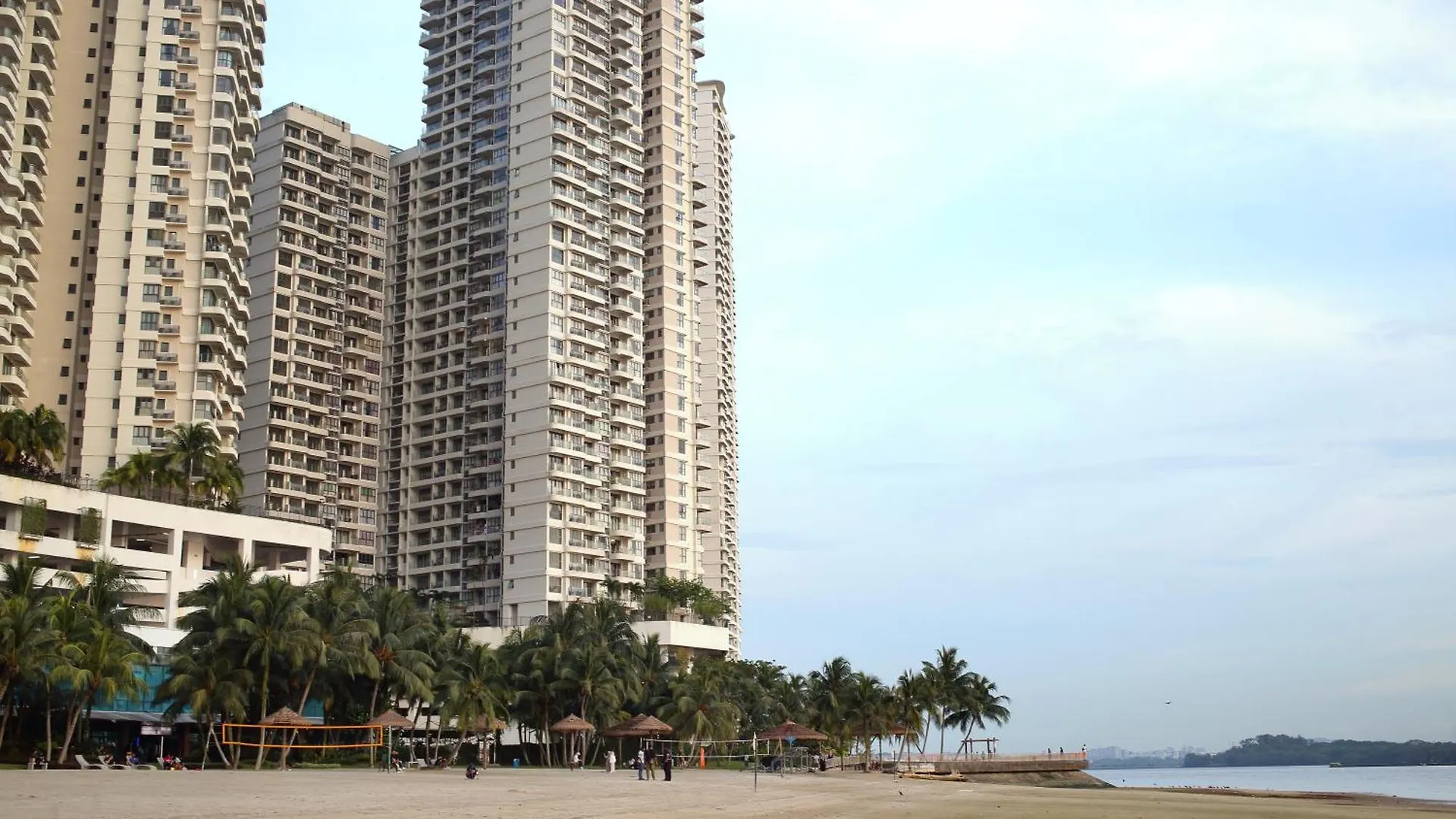Cozy Beach Escape: 2Br Muji Gem Johor Bahru Apartment